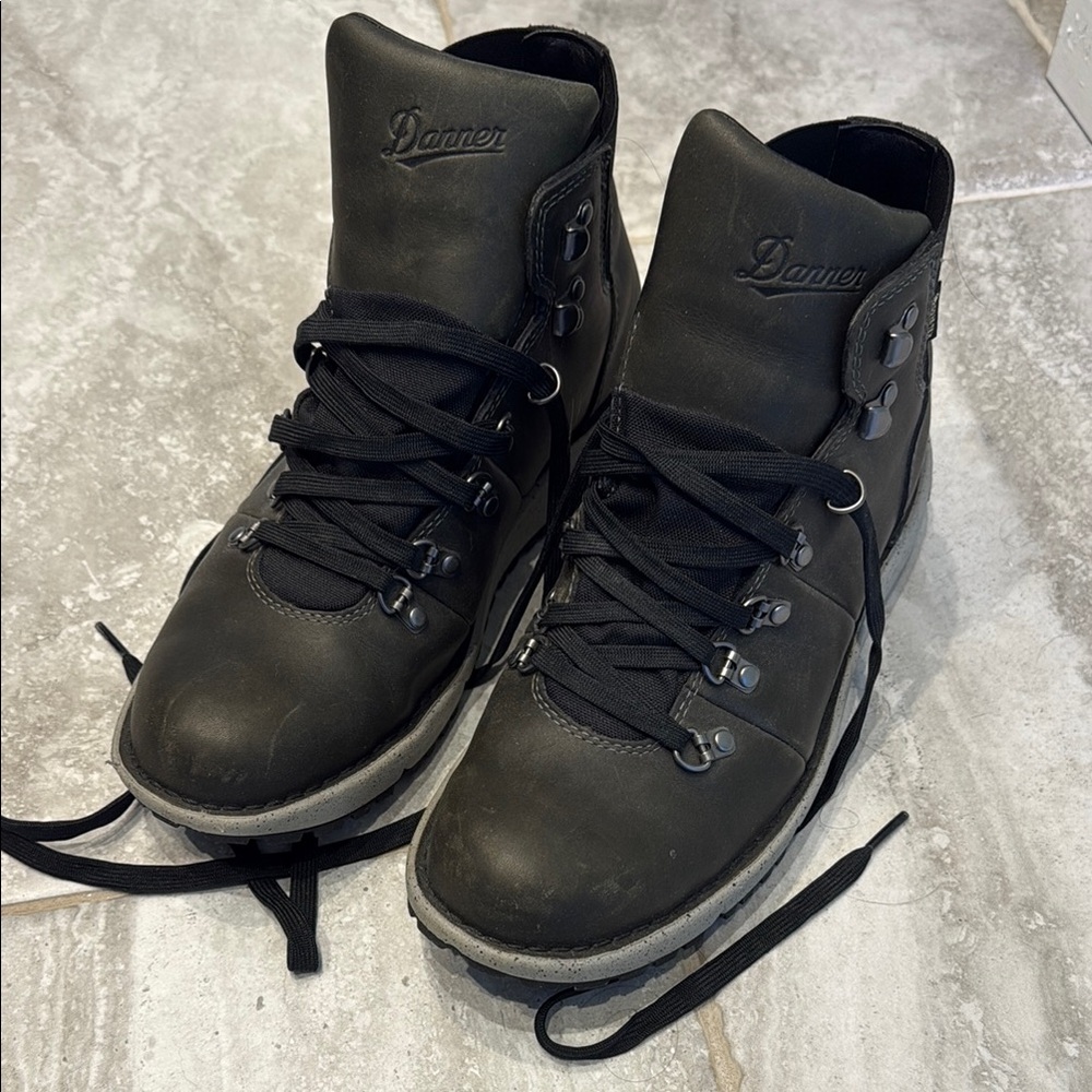 Danner Men's Black Hiking Boots